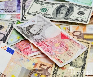 Banknoty Euro, Funty Brytyjskie, Dolary Amerykańskie