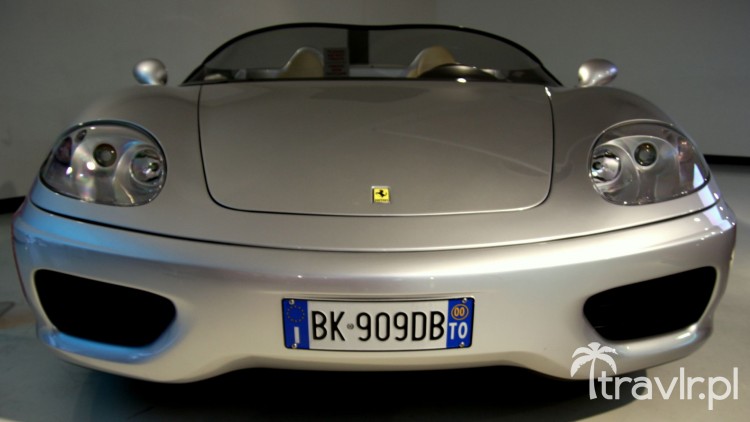 Srebrne Ferrari 360 Modena Spider