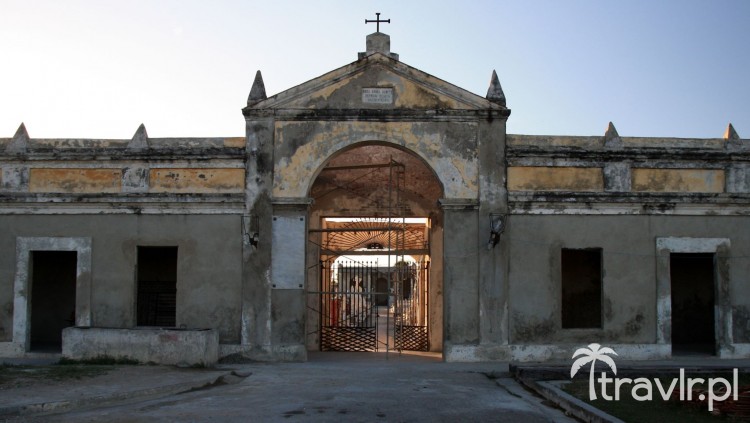 Cmentarz Cementerio de la Reina w Cienfuegos
