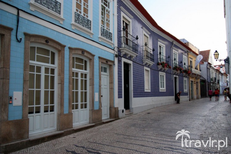 Дома украшены плитками azulejos в Авейру