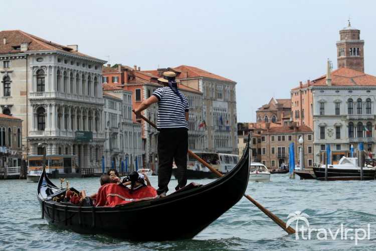 Gondola na Canal Grande w Wenecji