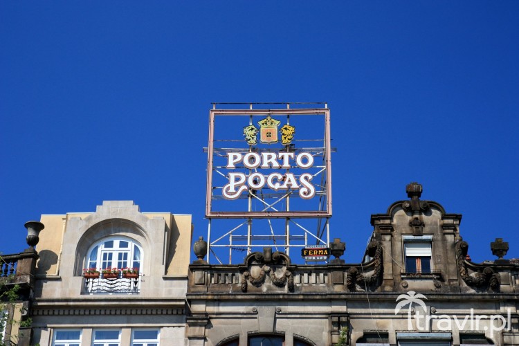 Klasyczna reklama winnicy produkującej wino Porto
