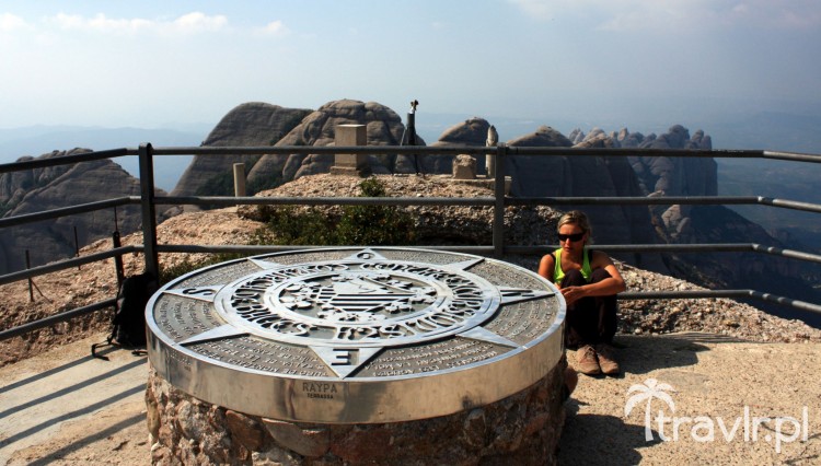 Kompas na szczycie Sant Jeroni Montserrat Katalonia
