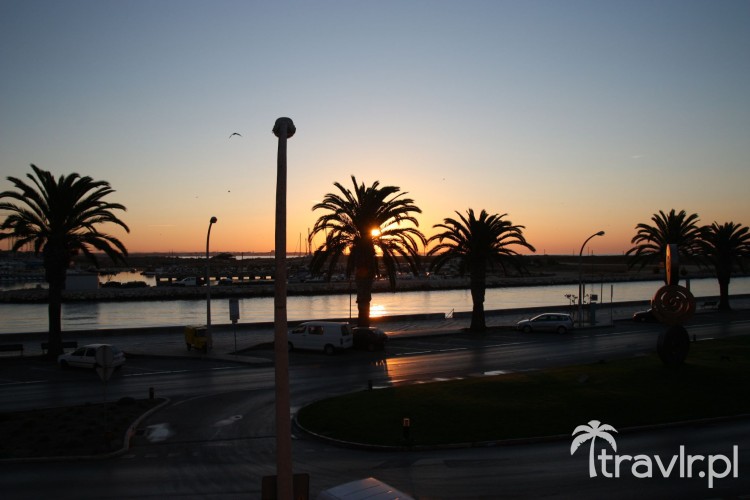 Lagos Taghostel - zachód słońca widziany z okna hostelu