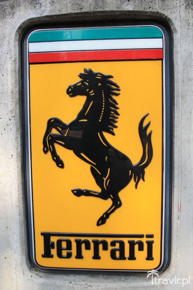Logo Ferrari w Maranello