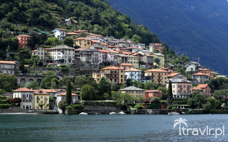 miasteczko nad brzegiem jeziora Como