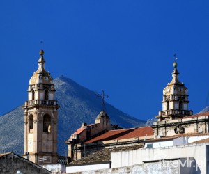 Monte Pellegrino widziany ze starego portu w Palermo