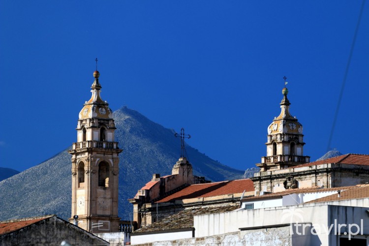 Monte Pellegrino widziany ze starego portu w Palermo