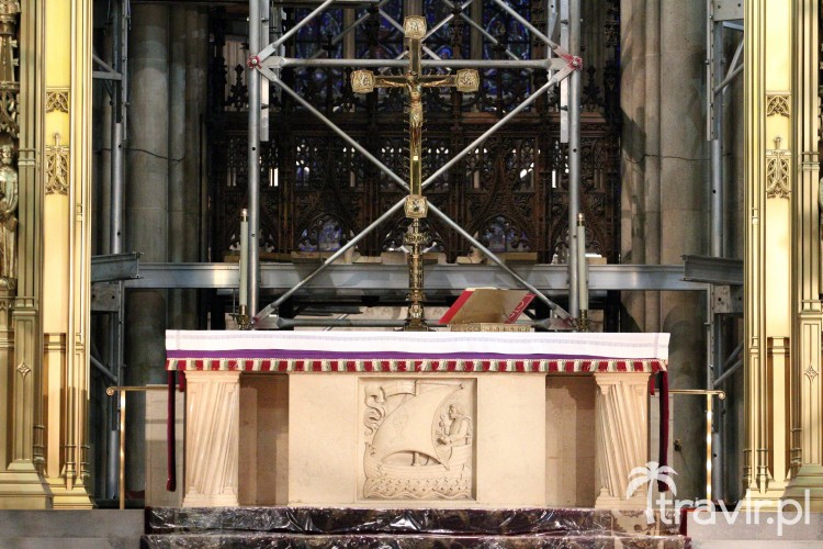 Ołtarz w katedrze Świętego Patryka w Nowym Jorku podczas remontu