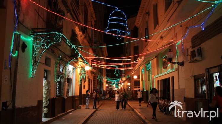 Ozdoby noworoczne na Calle Obispo