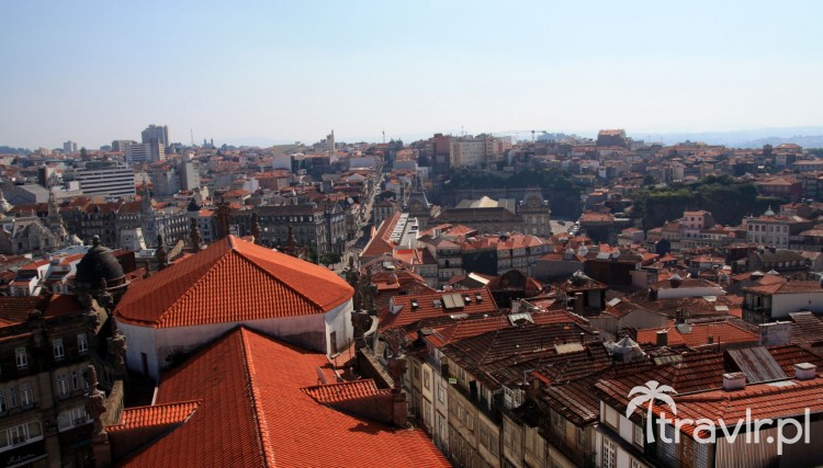 Panorama z wieży kościelnej dos Clerigos w Porto
