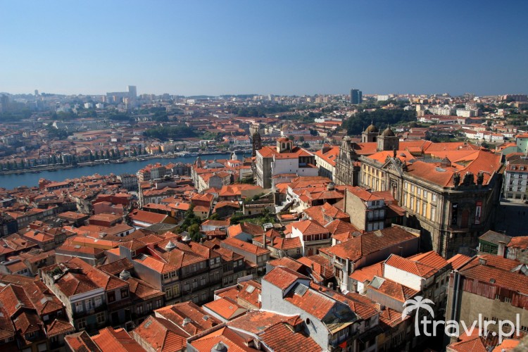 Panorama z wieży kościelnej dos Clerigos w Porto