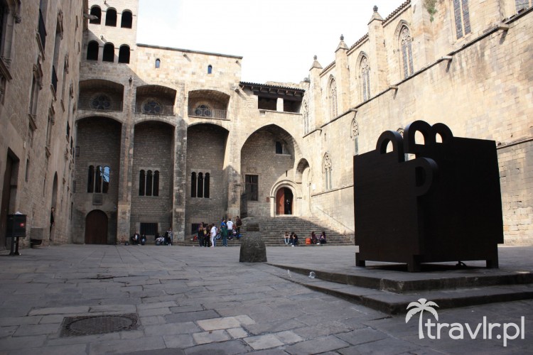 Placa del Rei w Barcelonie - tutaj Kolumb ogłosił odkrycie Ameryki królowi Hiszpanii