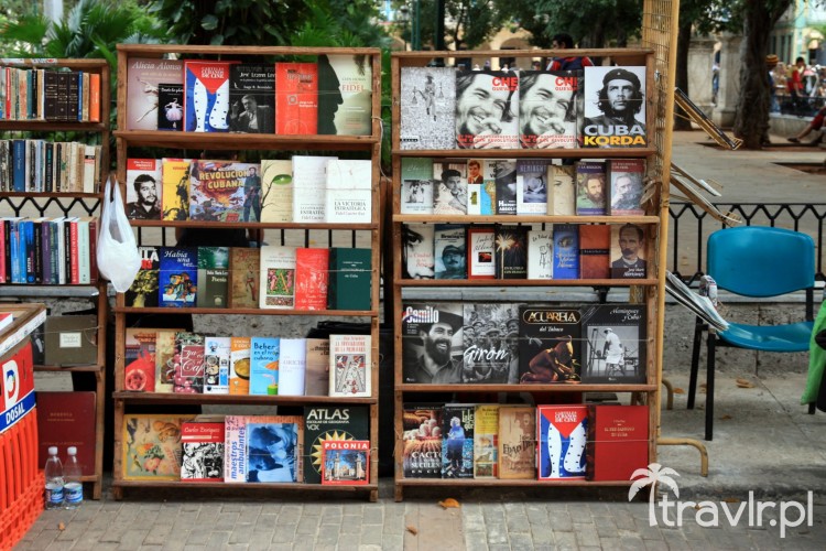 Targ książek na Plaza de Armas
