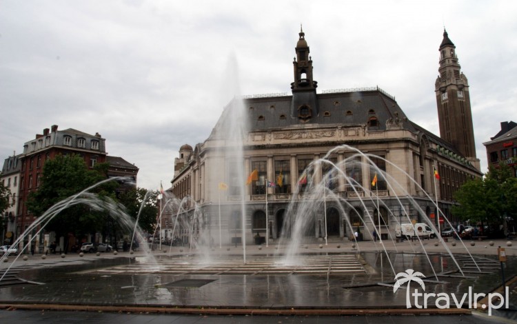 Ратуша на  Place Charles II w Charleroi