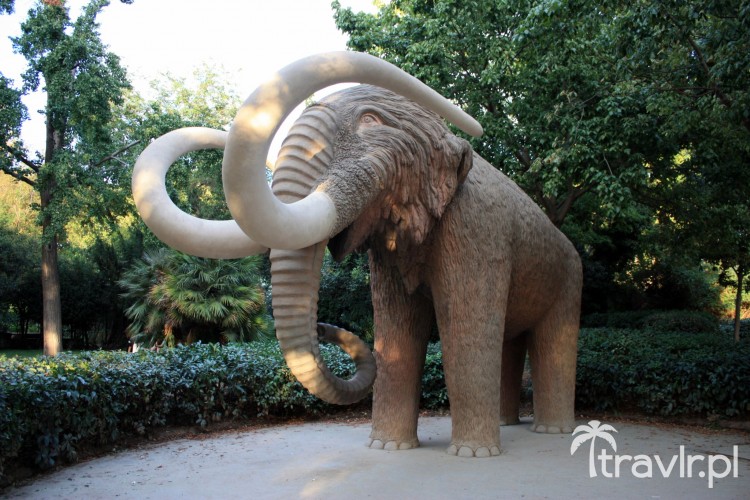 Rzeźba mamuta w Parku Ciutadella, Barcelona