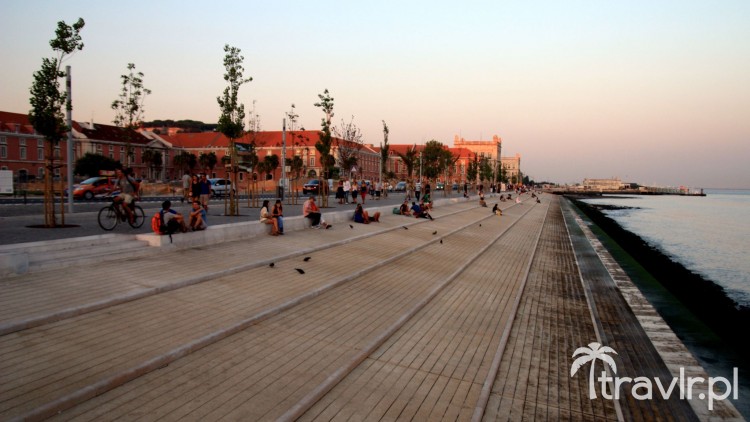 The bank of the Tagus River