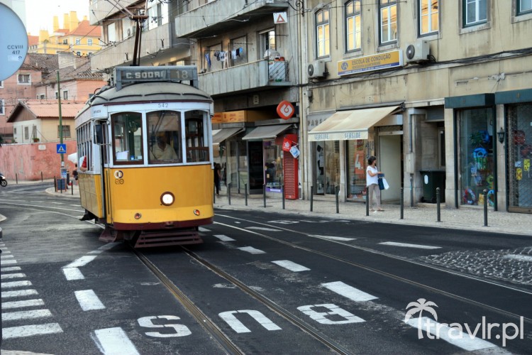 Tramwaj linii 18 w Lizbonie